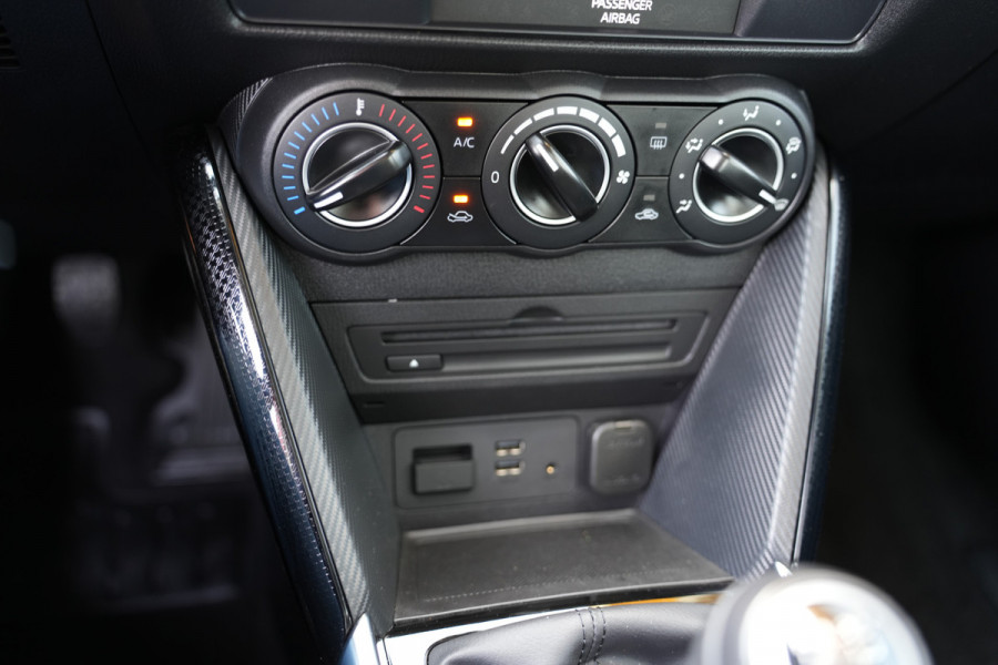 Mazda 2 1.5 Skyactiv-G Dynamic+ | Cruise | Navigatie | Lichtmetalen velgen