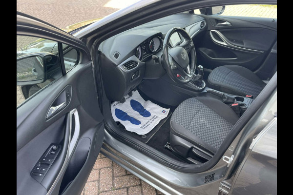 Opel Astra Sports Tourer 1.2 Edition / camera / navigatie / trekhaak