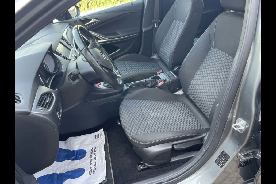 Opel Astra Sports Tourer 1.2 Edition / camera / navigatie / trekhaak