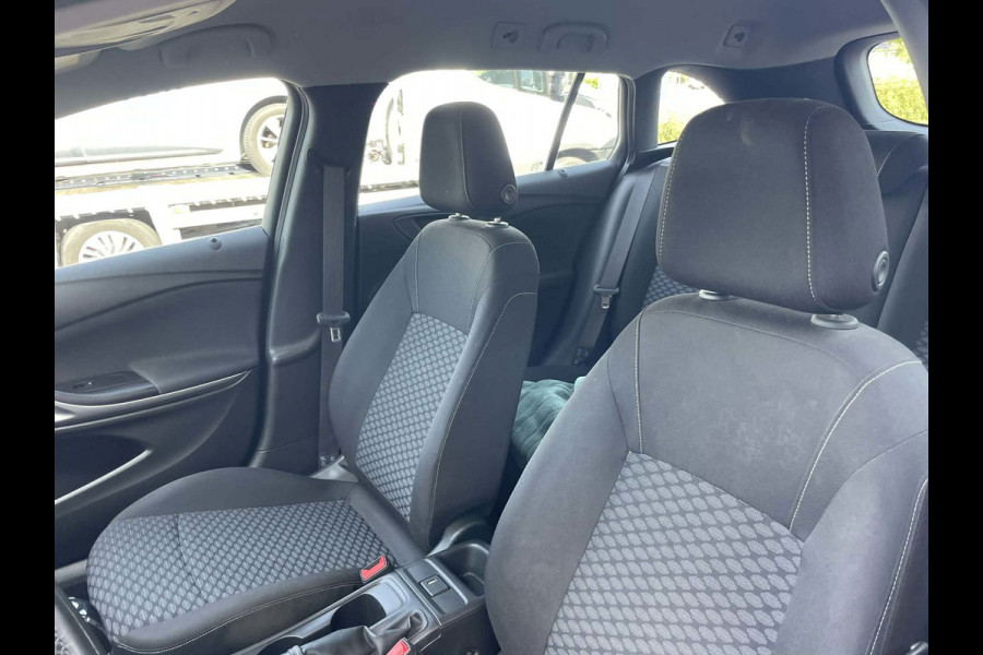 Opel Astra Sports Tourer 1.2 Edition / camera / navigatie / trekhaak