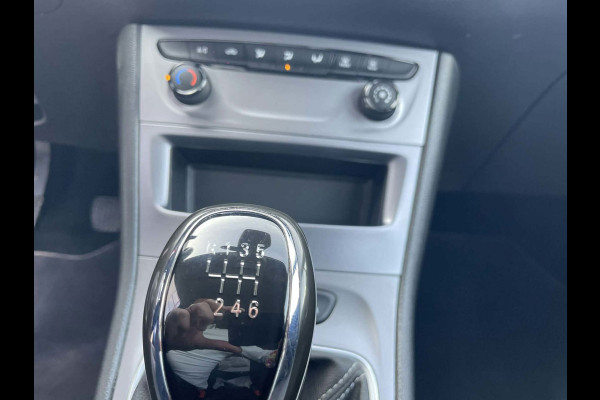 Opel Astra Sports Tourer 1.2 Edition / camera / navigatie / trekhaak