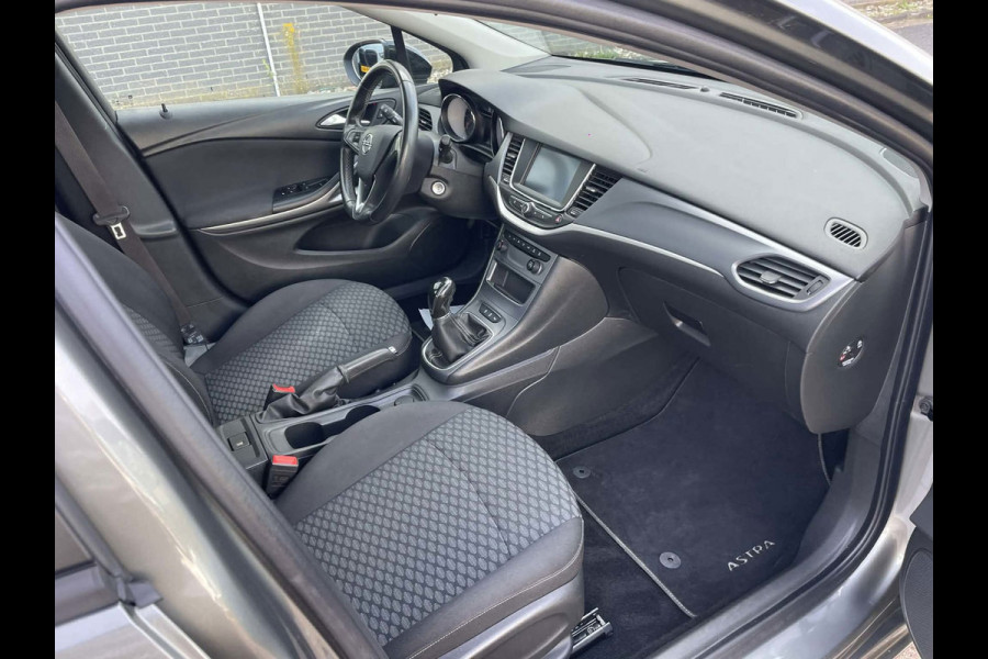 Opel Astra Sports Tourer 1.2 Edition / camera / navigatie / trekhaak