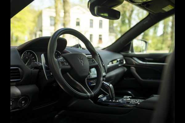 Maserati Levante 3.0 V6 S AWD 430pk GranSport Facelift | Pano-dak | 21 inch | Harman/Kardon | 360 camera
