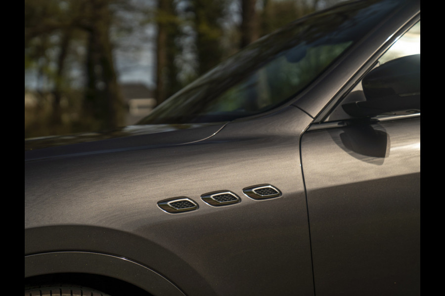 Maserati Levante 3.0 V6 S AWD 430pk GranSport Facelift | Pano-dak | 21 inch | Harman/Kardon | 360 camera