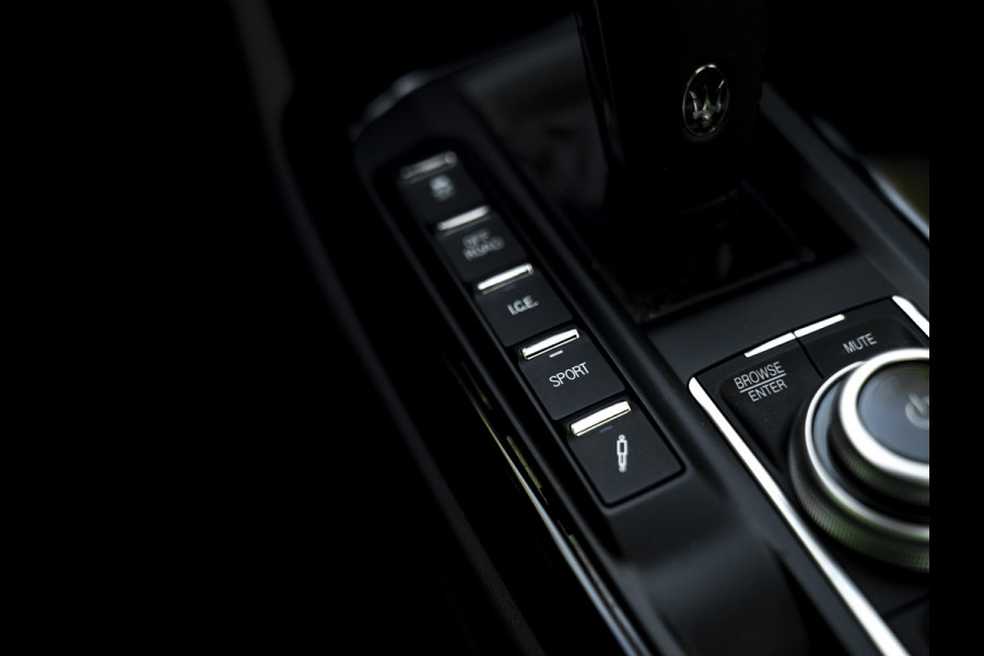 Maserati Levante 3.0 V6 S AWD 430pk GranSport Facelift | Pano-dak | 21 inch | Harman/Kardon | 360 camera