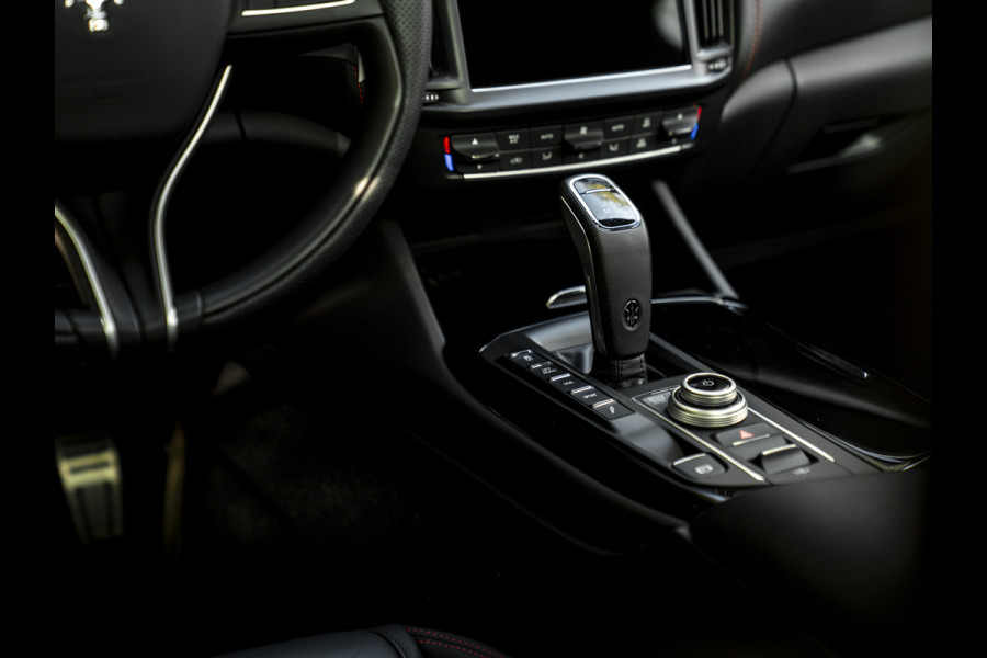 Maserati Levante 3.0 V6 S AWD 430pk GranSport Facelift | Pano-dak | 21 inch | Harman/Kardon | 360 camera