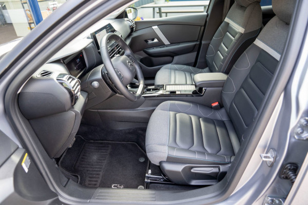 Citroën C4 1.2 Automaat PureTech Shine|Prijs rijklaar incl 12 mnd garantie|HUD Stoel/stuurverwarming Blindspot Navi