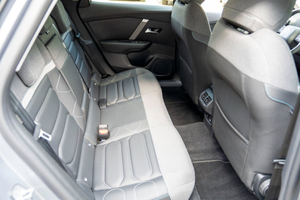 Citroën C4 1.2 Automaat PureTech Shine|Prijs rijklaar incl 12 mnd garantie|HUD Stoel/stuurverwarming Blindspot Navi