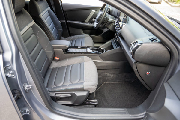 Citroën C4 1.2 Automaat PureTech Shine|Prijs rijklaar incl 12 mnd garantie|HUD Stoel/stuurverwarming Blindspot Navi