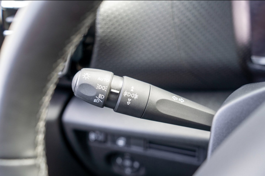 Citroën C4 1.2 Automaat PureTech Shine|Prijs rijklaar incl 12 mnd garantie|HUD Stoel/stuurverwarming Blindspot Navi