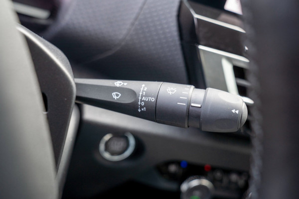 Citroën C4 1.2 Automaat PureTech Shine|Prijs rijklaar incl 12 mnd garantie|HUD Stoel/stuurverwarming Blindspot Navi