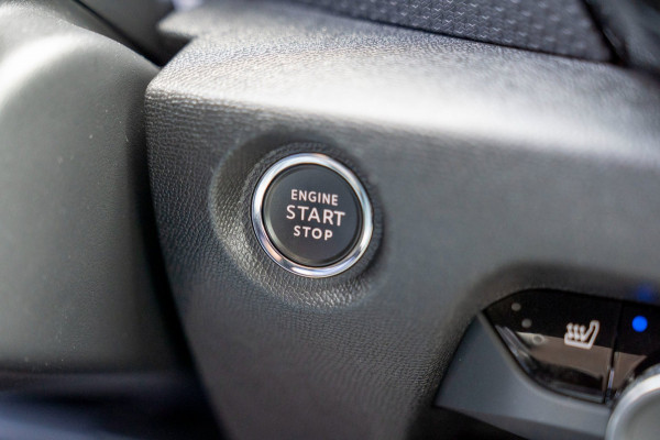 Citroën C4 1.2 Automaat PureTech Shine|Prijs rijklaar incl 12 mnd garantie|HUD Stoel/stuurverwarming Blindspot Navi