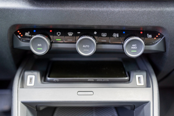 Citroën C4 1.2 Automaat PureTech Shine|Prijs rijklaar incl 12 mnd garantie|HUD Stoel/stuurverwarming Blindspot Navi