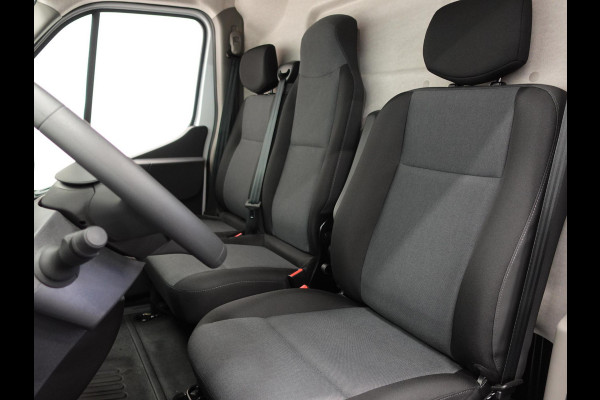 Renault Master T33 2.3 dCi 135PK L2H2 BPM VRIJ! Airco Cruise control Parkeersensoren Navigatie Trekhaak