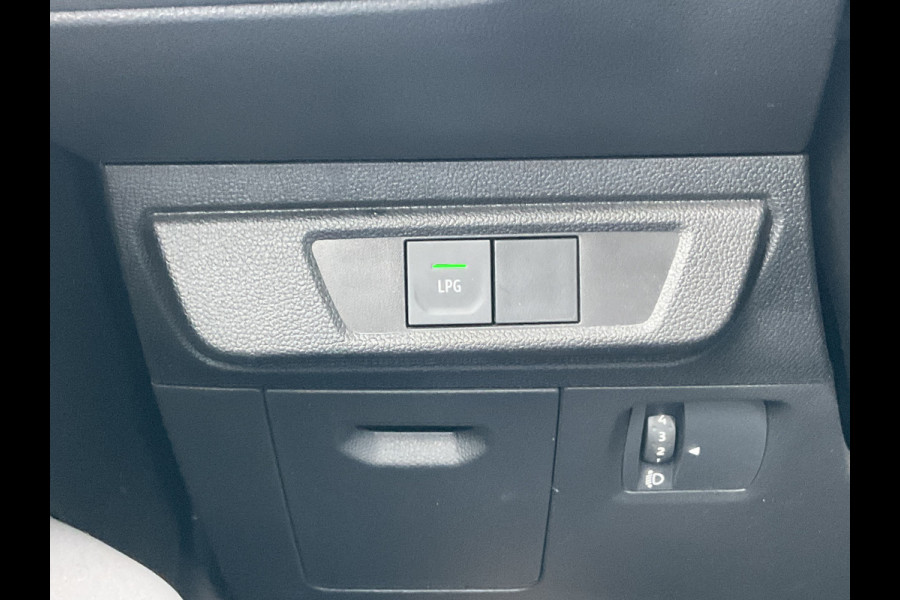 Dacia SANDERO Stepway 1.0 TCe 100 ECO-G Carplay Pano.dak Stoelverw. Trekhaak