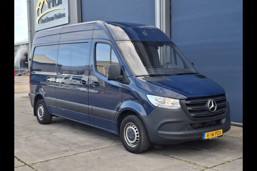 Mercedes-Benz Sprinter 311 2.2 CDI L2H2 - WDB9106331P133346 poetsen en foto’s maken