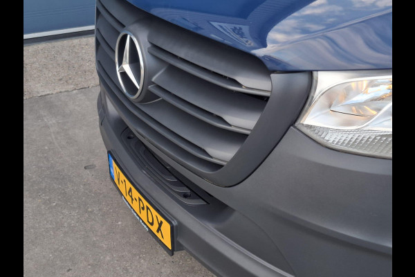 Mercedes-Benz Sprinter 311 2.2 CDI L2H2 - WDB9106331P133346 poetsen en foto’s maken