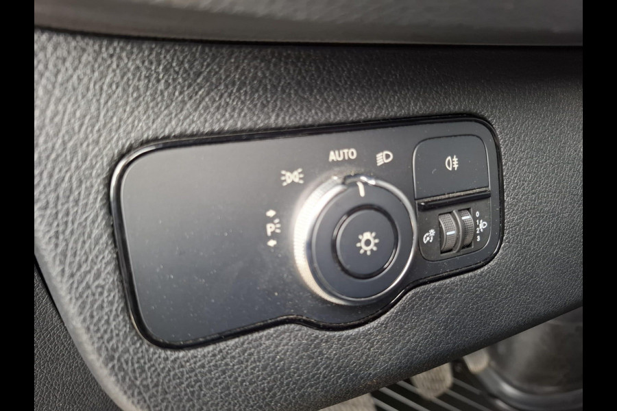 Mercedes-Benz Sprinter 311 2.2 CDI L2H2 - WDB9106331P133346 poetsen en foto’s maken