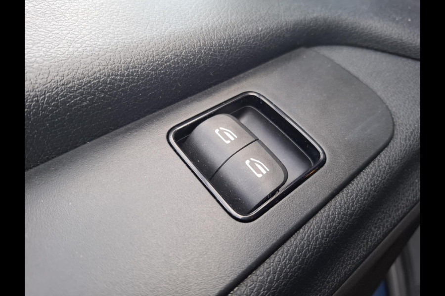 Mercedes-Benz Sprinter 311 2.2 CDI L2H2 - WDB9106331P133346 poetsen en foto’s maken