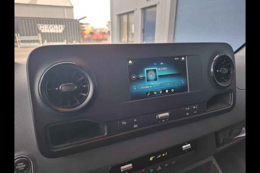 Mercedes-Benz Sprinter 311 2.2 CDI L2H2 - WDB9106331P133346 poetsen en foto’s maken