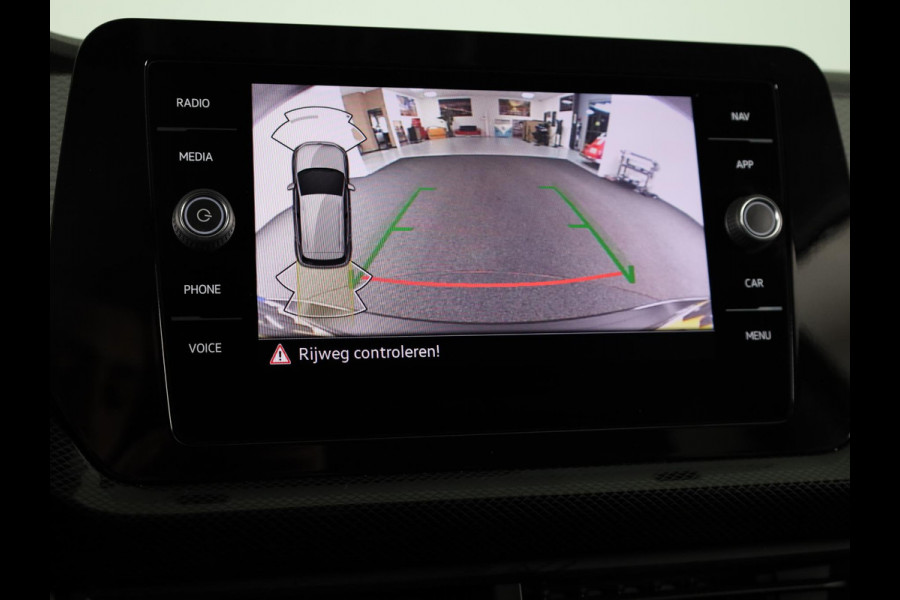 Volkswagen T-Cross 1.0 TSI Life Edition 116 pk Automaat (DSG) | Verlengde garantie | Navigatie via App | Parkeersensoren | Achteruitrijcamera | Autom. airco | Stoelverwarming |