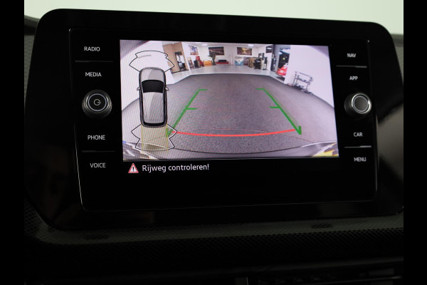 Volkswagen T-Cross 1.0 TSI Life Edition 116 pk Automaat (DSG) | Verlengde garantie | Navigatie via App | Parkeersensoren | Achteruitrijcamera | Autom. airco | Stoelverwarming |