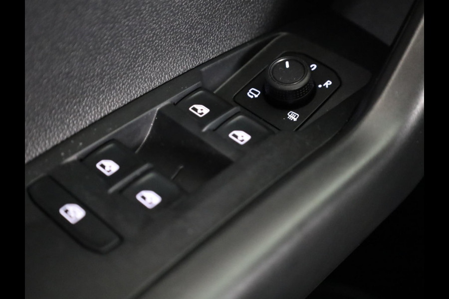 Volkswagen T-Cross 1.0 TSI Life Edition 116 pk Automaat (DSG) | Verlengde garantie | Navigatie via App | Parkeersensoren | Achteruitrijcamera | Autom. airco | Stoelverwarming |