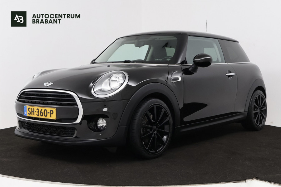 MINI Mini 1.5 Cooper Business (NAVIGATIE, CRUISE, PARKEERSENSOREN, STUURBEDIENING)