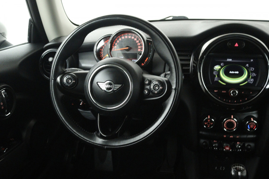MINI Mini 1.5 Cooper Business (NAVIGATIE, CRUISE, PARKEERSENSOREN, STUURBEDIENING)