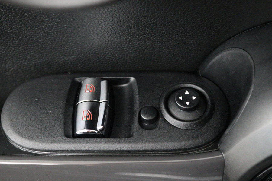 MINI Mini 1.5 Cooper Business (NAVIGATIE, CRUISE, PARKEERSENSOREN, STUURBEDIENING)