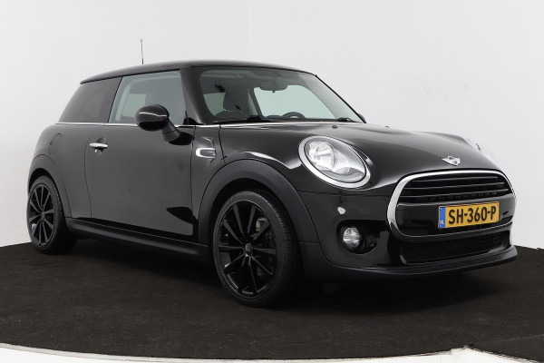 MINI Mini 1.5 Cooper Business (NAVIGATIE, CRUISE, PARKEERSENSOREN, STUURBEDIENING)