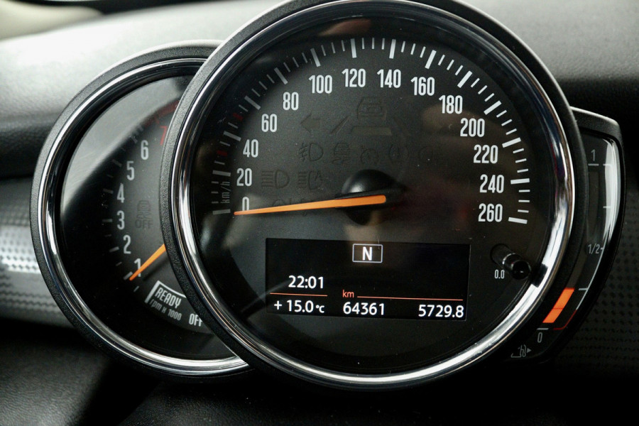 MINI Mini 1.5 Cooper Business (NAVIGATIE, CRUISE, PARKEERSENSOREN, STUURBEDIENING)