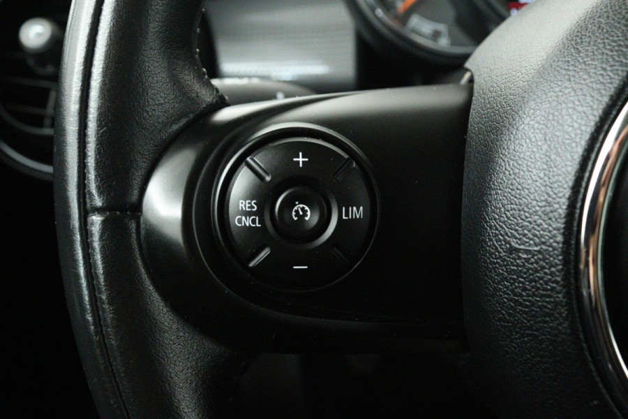 MINI Mini 1.5 Cooper Business (NAVIGATIE, CRUISE, PARKEERSENSOREN, STUURBEDIENING)
