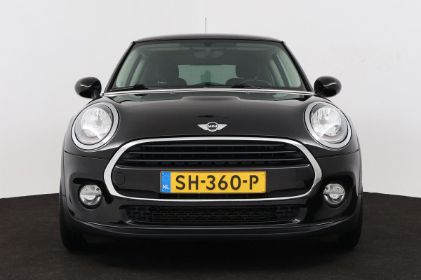 MINI Mini 1.5 Cooper Business (NAVIGATIE, CRUISE, PARKEERSENSOREN, STUURBEDIENING)