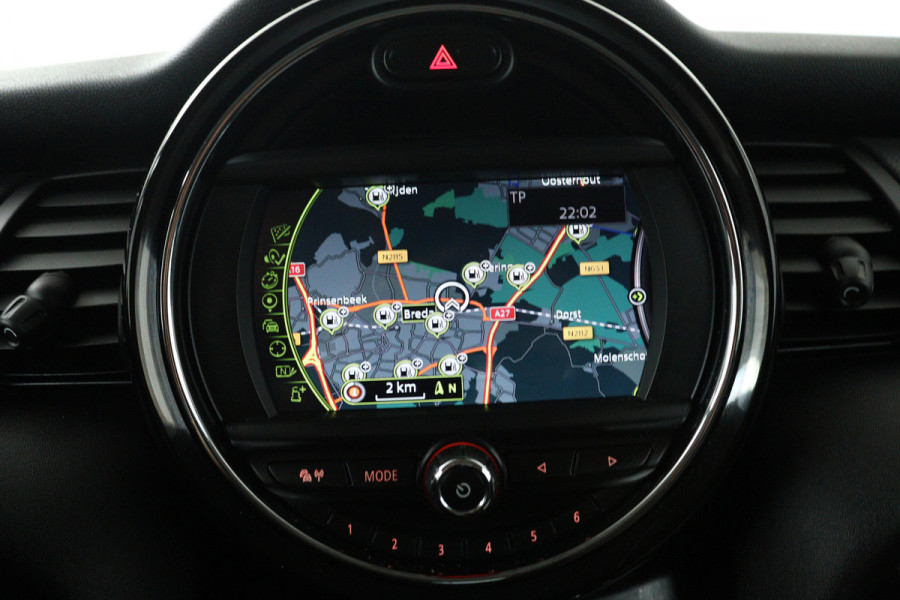 MINI Mini 1.5 Cooper Business (NAVIGATIE, CRUISE, PARKEERSENSOREN, STUURBEDIENING)