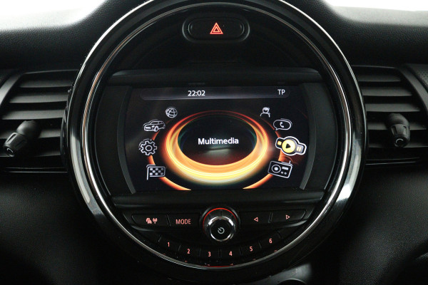 MINI Mini 1.5 Cooper Business (NAVIGATIE, CRUISE, PARKEERSENSOREN, STUURBEDIENING)