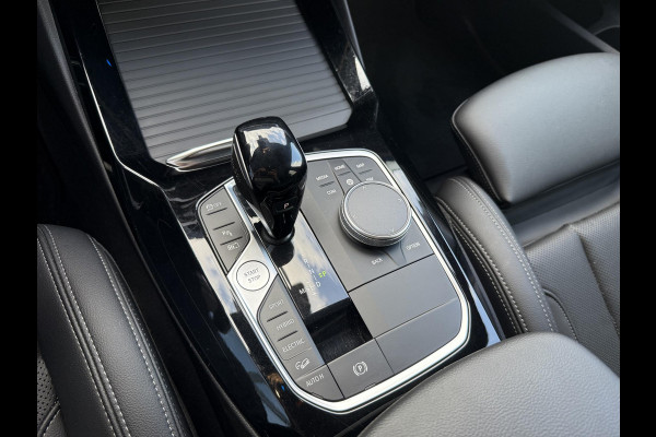 BMW X3 xDrive30e High Executive M-SPORT SHADOW LINE| BTW|  HIFI AUDIO| STOELVERWARMING| ELEK. STOELEN| ELEK. ACHTERKLEP| 20 INCH HOOGGLANS ZWARTE VELGEN| CAMERA| FULL LED|