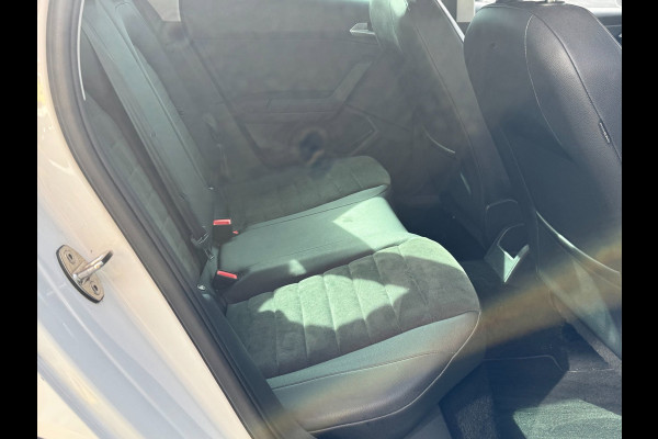 Seat Arona 1.0 TSI FR - URBAN Edition - Navigatie / Apple CarPlay I Leer I Airco I LED I Sport pakket I Dealer onderhouden
