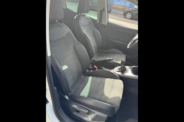 Seat Arona 1.0 TSI FR - URBAN Edition - Navigatie / Apple CarPlay I Leer I Airco I LED I Sport pakket I Dealer onderhouden