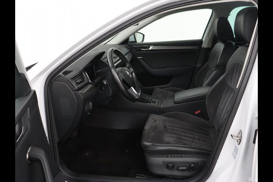 Škoda Superb 1.4 TSI iV Business Edition Plus | SOH 88,8% | Panoramadak | Leder/Alcantara | Stoelverwarming | Camera | Carplay | Park Assist | Virtual Cockpit | Achterbankverwarming | PHEV | Plug In