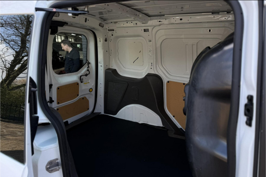 Ford Transit Connect 1.0 L1 | BPM VRIJ | Airco | Camera | Multimedia | 3-zits | NAVI | Bluetooth | PDC