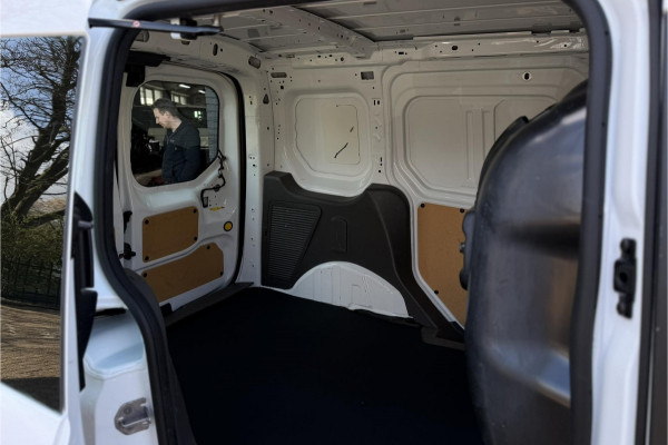 Ford Transit Connect 1.0 L1 | BPM VRIJ | Airco | Camera | Multimedia | 3-zits | NAVI | Bluetooth | PDC