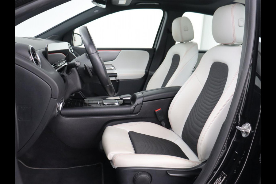 Mercedes-Benz B-Klasse 250e Advantage | SOH 99% | Panoramadak | Half leder | Widescreen | Camera | Park Assist | Dodehoek detectie | Full LED | Navigatie | Bluetooth | PHEV | Plug In