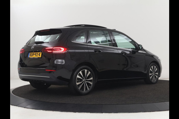 Mercedes-Benz B-Klasse 250e Advantage | SOH 99% | Panoramadak | Half leder | Widescreen | Camera | Park Assist | Dodehoek detectie | Full LED | Navigatie | Bluetooth | PHEV | Plug In