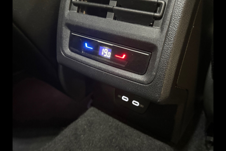 Volkswagen Golf 1.5 eTSI R-Line | Camera | Sfeerverlichting | Carplay