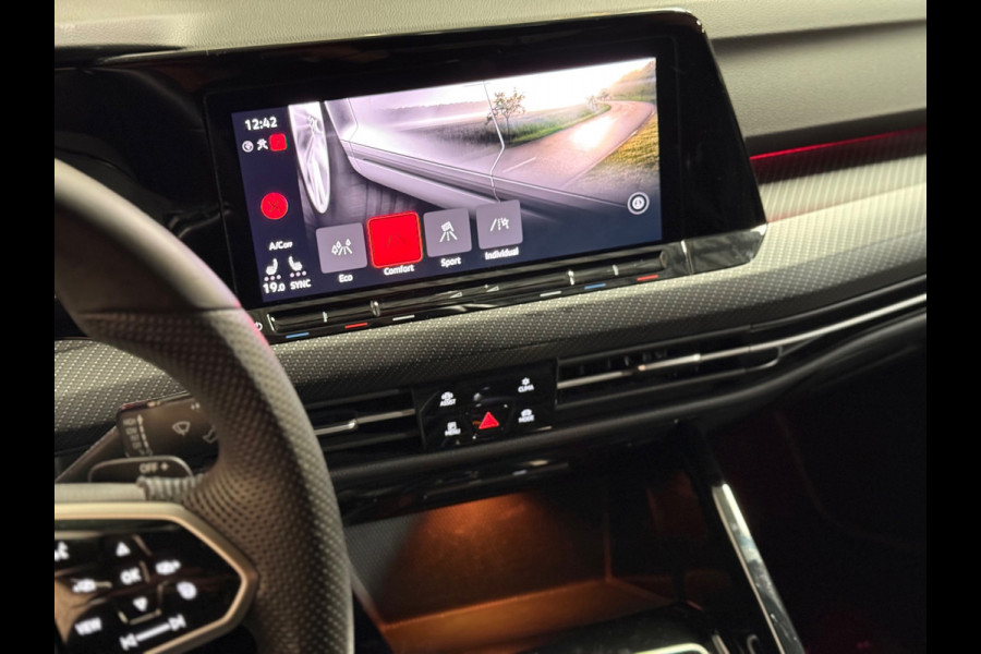 Volkswagen Golf 1.5 eTSI R-Line | Camera | Sfeerverlichting | Carplay