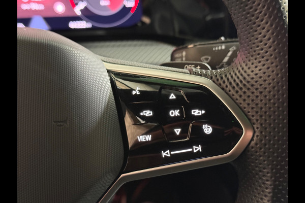 Volkswagen Golf 1.5 eTSI R-Line | Camera | Sfeerverlichting | Carplay
