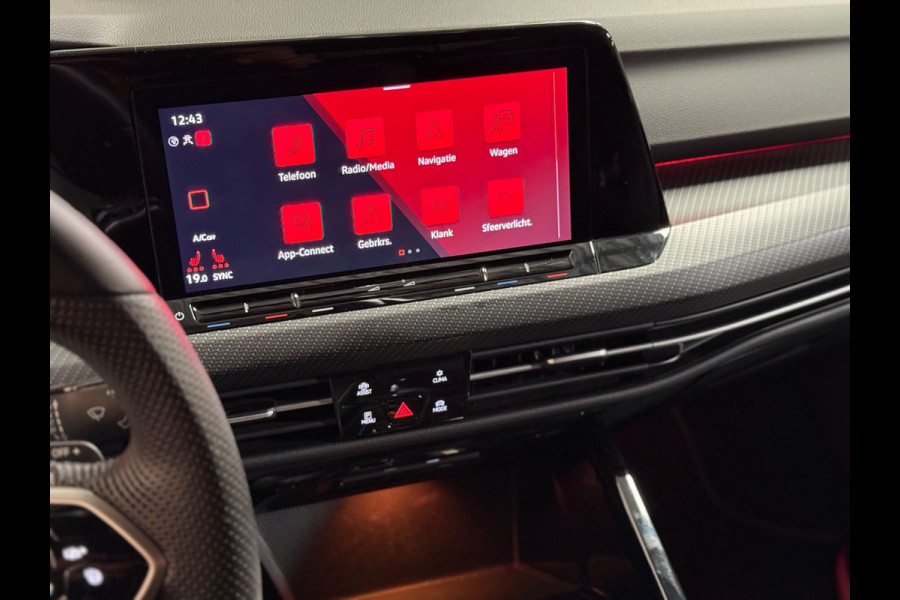 Volkswagen Golf 1.5 eTSI R-Line | Camera | Sfeerverlichting | Carplay