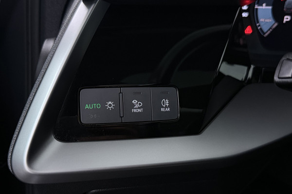 Audi A3 Sportback 30 TFSI Business edition (PANORAMADAK, STOELVERWARMING, TREKHAAK AFNEEMBAAR, ADAPTIVE CRUISE, 1e EIGENAAR)