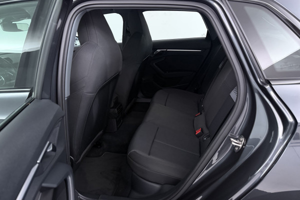 Audi A3 Sportback 30 TFSI Business edition (PANORAMADAK, STOELVERWARMING, TREKHAAK AFNEEMBAAR, ADAPTIVE CRUISE, 1e EIGENAAR)